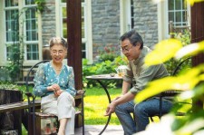 玉田坦言带老伴游遍中国(我和老伴去旅游)