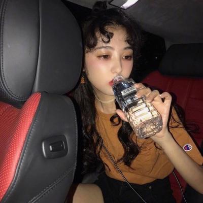 玉田伴游玩耍享受异国风情的美妙光阴