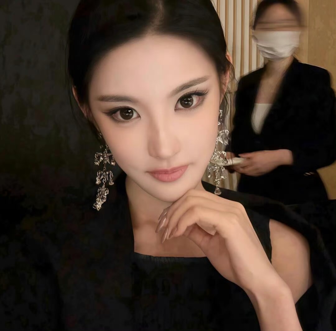 玉田伴游女生 | Isabella Chen的资料
